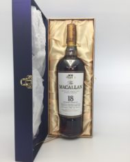 Macallan 18 Sherry Oak (1995) Gift (2)